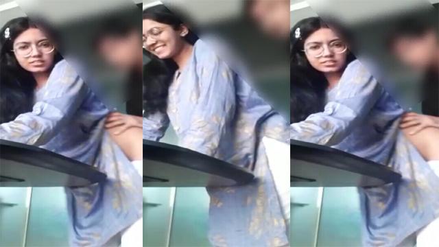 Glasses Horny Teacher Showing & Hard Fuck Video HD